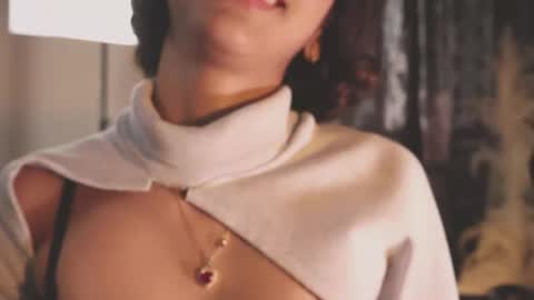 lyalee__ online show from 15, 5, 2026