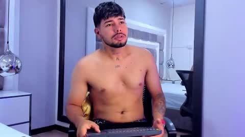 Snapshot of lyam_saenz chatting on 13, 11, 2025 lyam_saenz online show from 13, 11, 2025