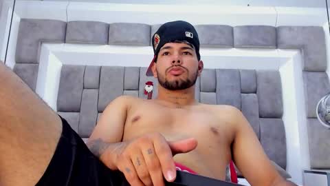 Snapshot of lyam_saenz chatting on 24, 11, 2025 lyam_saenz online show from 24, 11, 2025