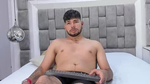 Snapshot of lyam_saenz chatting on 25, 11, 2025 lyam_saenz online show from 25, 11, 2025