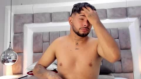 Snapshot of lyam_saenz chatting on 27, 11, 2025 lyam_saenz online show from 27, 11, 2025