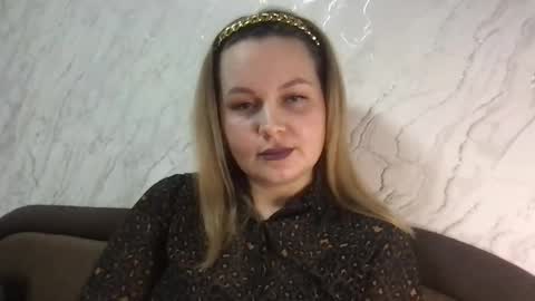 Snapshot of lyeeu25 chatting on 2, 3, 2025 Tina online show from 2, 3, 2025