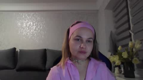 Snapshot of lyeeu25 chatting on 15, 3, 2026 Tina online show from 15, 3, 2026