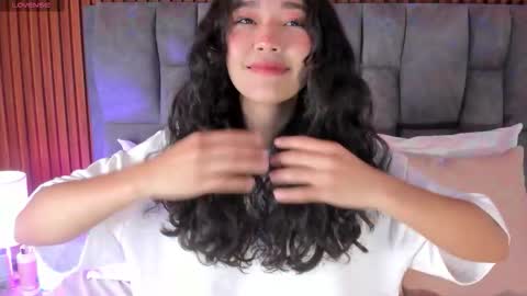 Lyhana Lee online show from 3, 10, 2025