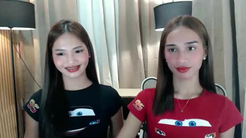 Snapshot of lykaloops chatting on 3, 6, 2026 LYKA LOOPS online show from 3, 6, 2026