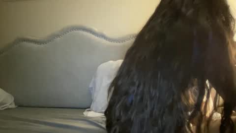 Olivia online show from 23, 11, 2025