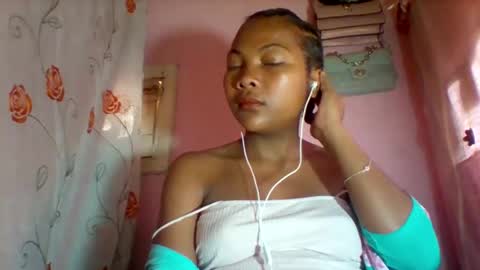 lyndah19 online show from 11, 3, 2026