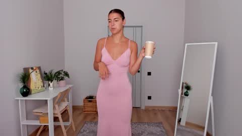  LYNN  online show from 16, 9, 2025