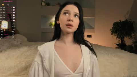 Lola online show from 8, 3, 2025