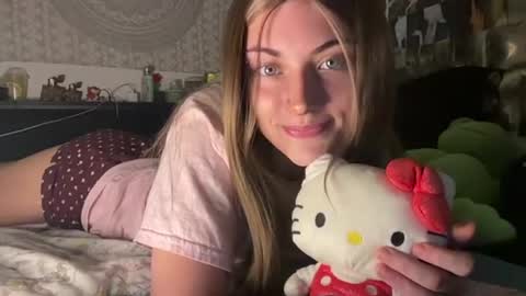 lynnxadams online show from 28, 7, 2026