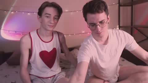 Snapshot of lyonfilm chatting on 4, 1, 2025 KennyEliot online show from 4, 1, 2025