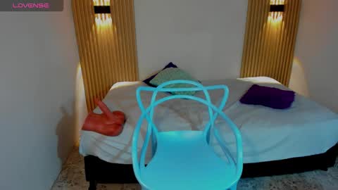 lyrafrost5 online show from 2, 3, 2026