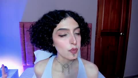 Lyravendrell online show from 24, 4, 2026