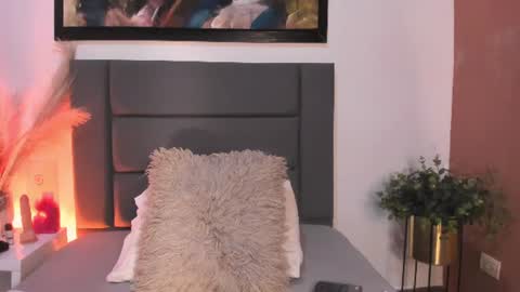 Lyravendrell online show from 14, 6, 2026