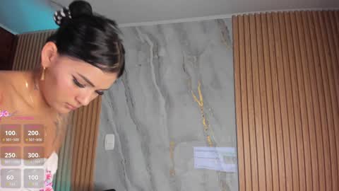    VIVIANA    online show from 2, 2, 2025