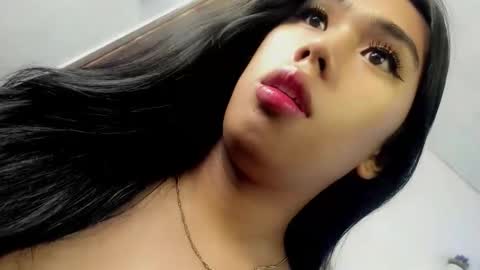Janelovesu online show from 4, 5, 2026