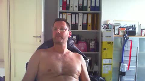 macfly67 online show from 9, 4, 2026