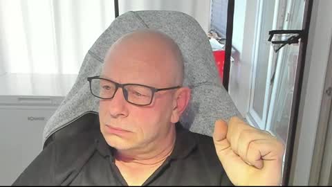 Andy online show from 6, 4, 2026