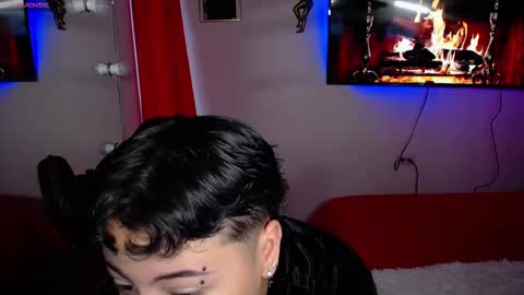 MACKENZIE CAMERON online show from 27, 1, 2025