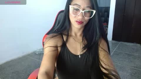 Snapshot of madam_klauss chatting on 6, 5, 2026 EMILY online show from 6, 5, 2026