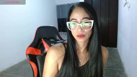 Snapshot of madam_klauss chatting on 1, 6, 2026 EMILY online show from 1, 6, 2026