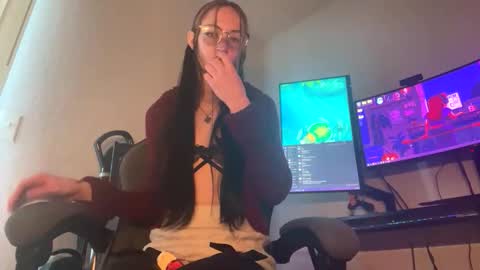 Snapshot of madamebubs chatting on 20, 4, 2026 Madame Bubs online show from 20, 4, 2026
