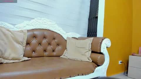 Madame Carla  online show from 15, 4, 2026