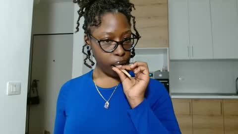 Snapshot of madamindigo chatting on 15, 1, 2026 YourMadamIndigo online show from 15, 1, 2026