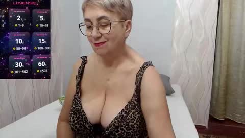 Snapshot of madammargaret chatting on 3, 11, 2025 Margaret online show from 3, 11, 2025