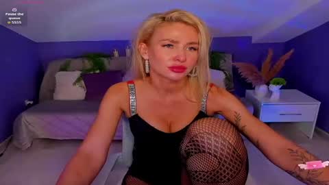 Snapshot of madammilly chatting on 23, 11, 2025 Evelyn online show from 23, 11, 2025