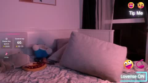 Snapshot of madcatberry chatting on 13, 5, 2026 alex online show from 13, 5, 2026