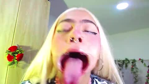 maddiie and clyde online show from 2, 11, 2025