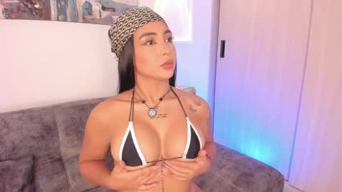 Maddy  online show from 25, 4, 2026