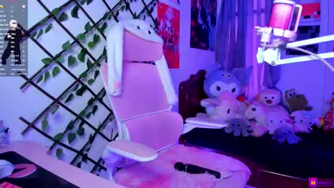 Maddy Foox online show from 5, 3, 2025