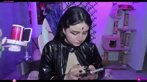 Maddy Foox online show from 27, 6, 2026