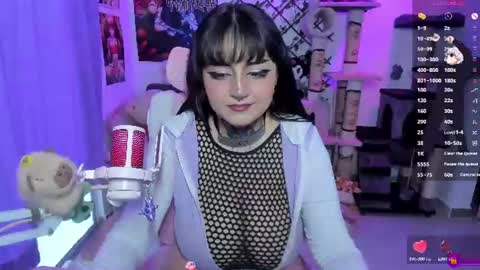 Maddy Foox online show from 25, 7, 2026