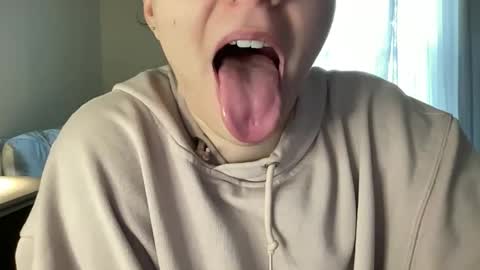 Snapshot of maddyhasyummypussy chatting on 7, 3, 2026 maddyhasyummypussy online show from 7, 3, 2026