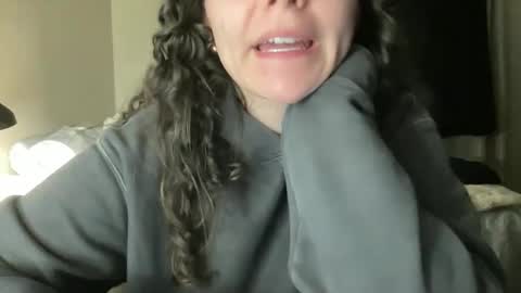 Snapshot of maddyhasyummypussy chatting on 9, 3, 2026 maddyhasyummypussy online show from 9, 3, 2026