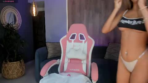 Maddy Owens online show from 30, 7, 2026