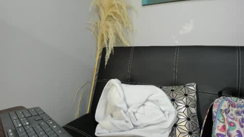 Madelaine  online show from 20, 4, 2026