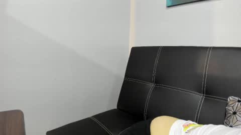 Snapshot of madelaine_blosson chatting on 23, 5, 2026 Madelaine online show from 23, 5, 2026