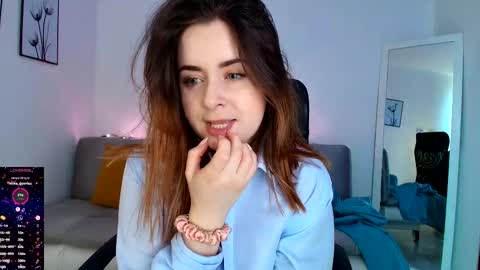 Snapshot of madelamee chatting on 10, 11, 2025 madelamee online show from 10, 11, 2025