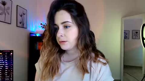 Snapshot of madelamee chatting on 14, 12, 2025 madelamee online show from 14, 12, 2025