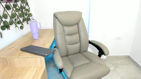 Madeleine  online show from 25, 4, 2026