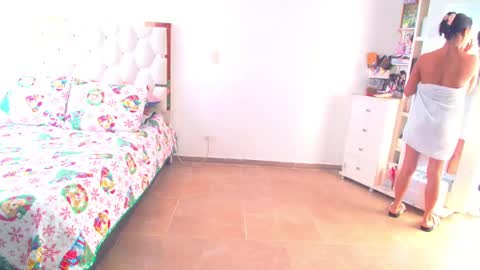 Snapshot of madeyn_roses chatting on 4, 12, 2024 madelyn roses online show from 4, 12, 2024