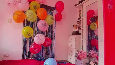 Snapshot of madeyn_roses chatting on 14, 2, 2025 madelyn roses online show from 14, 2, 2025