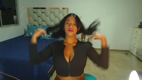 Snapshot of madeyn_roses chatting on 11, 3, 2025 madelyn roses online show from 11, 3, 2025