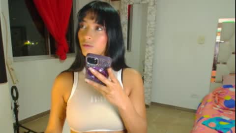 Snapshot of madeyn_roses chatting on 2, 11, 2025 madelyn roses online show from 2, 11, 2025