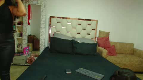 Snapshot of madeyn_roses chatting on 1, 2, 2026 madelyn roses online show from 1, 2, 2026