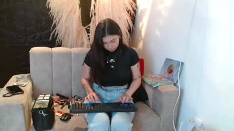 madison407843 online show from 16, 4, 2026